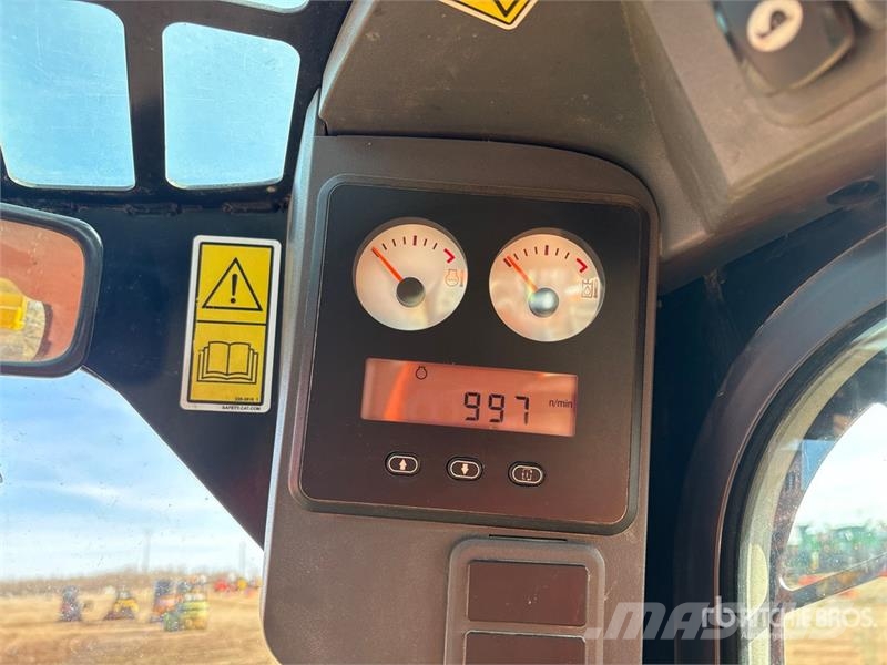 CAT 262C لوادر انزلاقية التوجيه