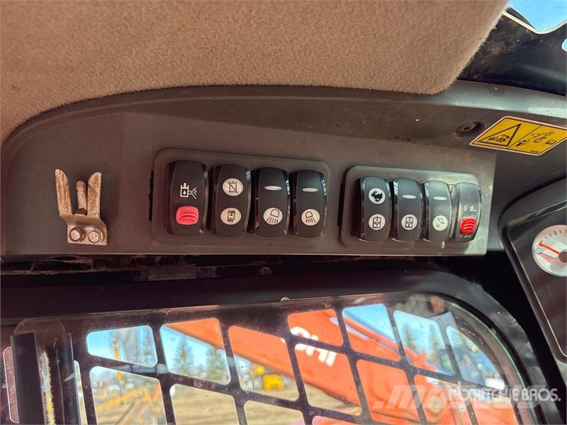 CAT 262C لوادر انزلاقية التوجيه