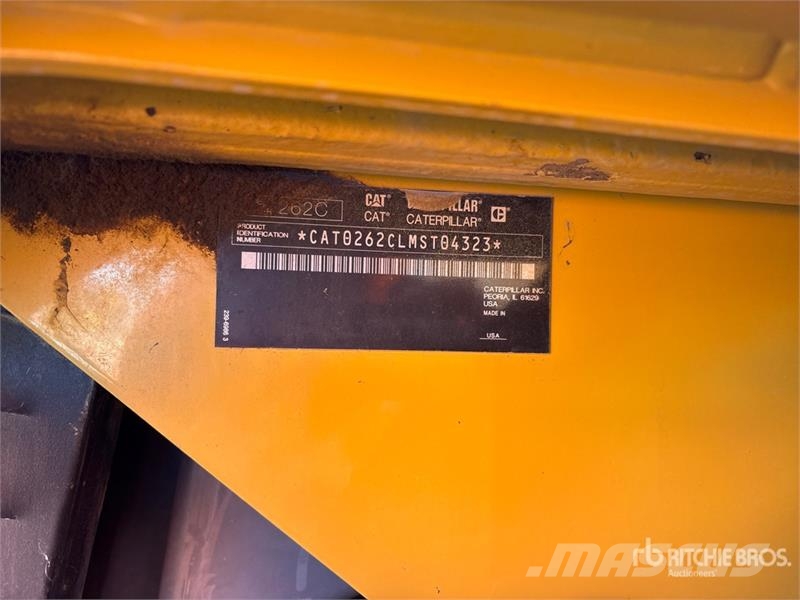 CAT 262C لوادر انزلاقية التوجيه