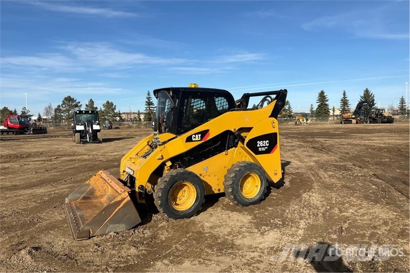CAT 262C لوادر انزلاقية التوجيه