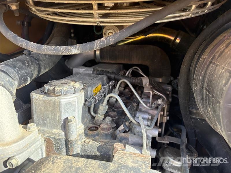 CAT 262C لوادر انزلاقية التوجيه