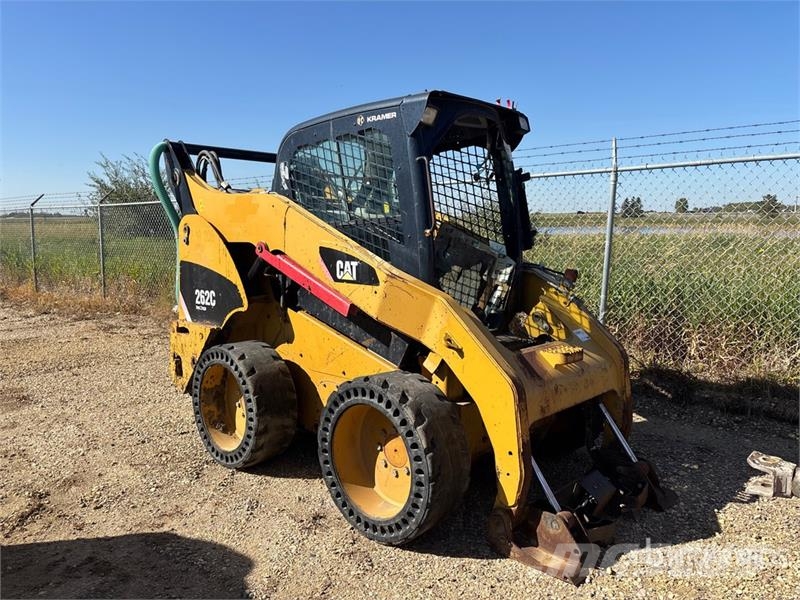 CAT 262C Skid steer loaders