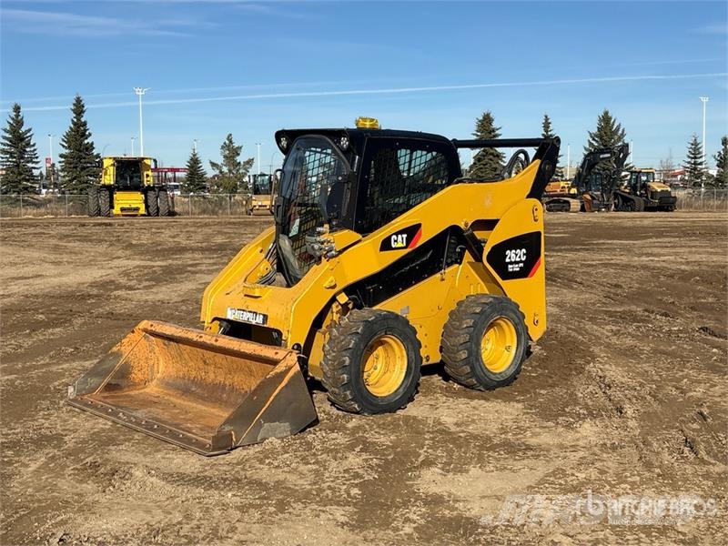 CAT 262C لوادر انزلاقية التوجيه