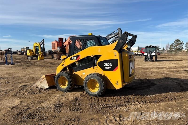 CAT 262C لوادر انزلاقية التوجيه