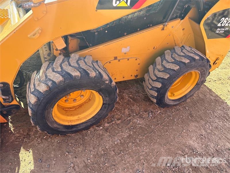 CAT 262C لوادر انزلاقية التوجيه