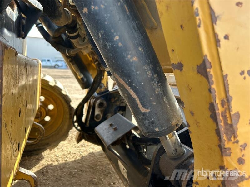 CAT 279C Liukuohjatut kuormaajat
