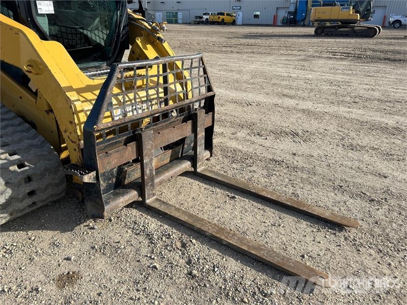 CAT 279C Liukuohjatut kuormaajat