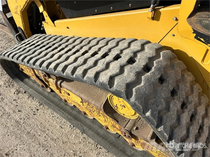 CAT 279C Liukuohjatut kuormaajat