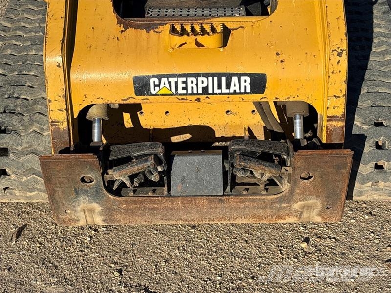 CAT 279C Kompaktrakodók