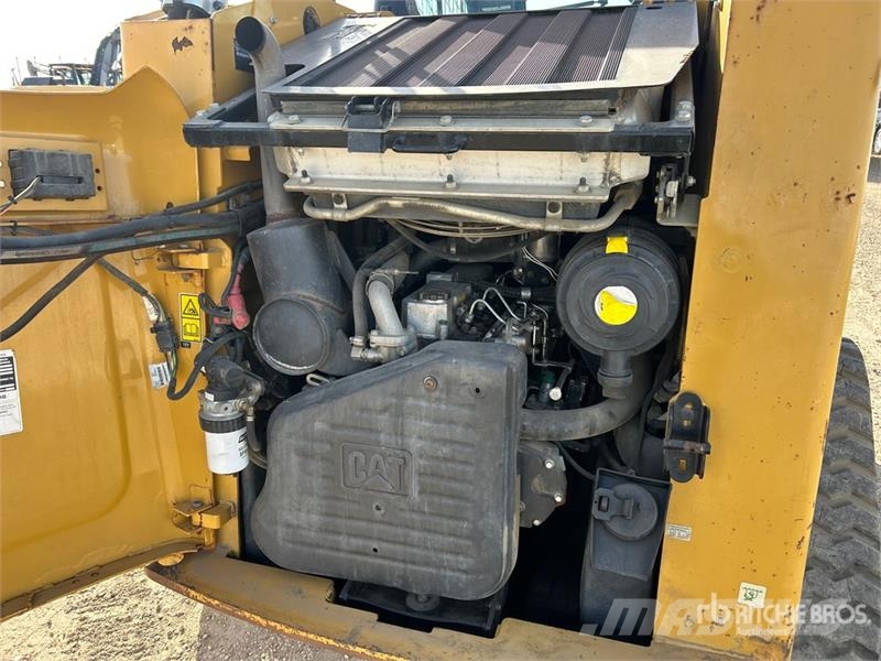 CAT 279C Liukuohjatut kuormaajat