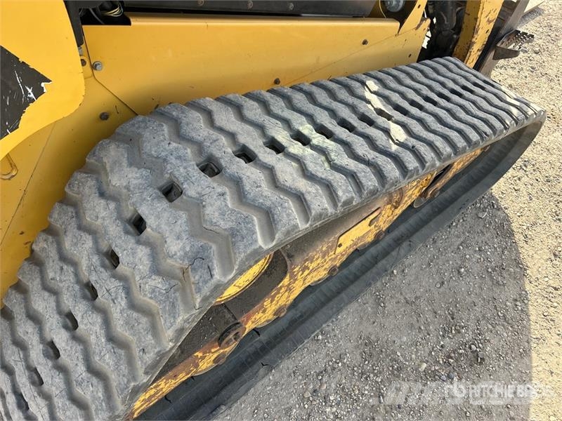 CAT 279C Liukuohjatut kuormaajat
