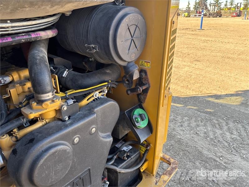 CAT 299D スキッドステアローダー