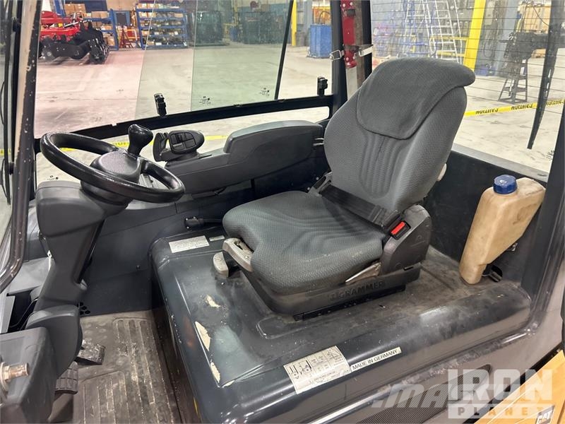 CAT 2EPC5000 5620 lb Electric Forklift Электропогрузчики