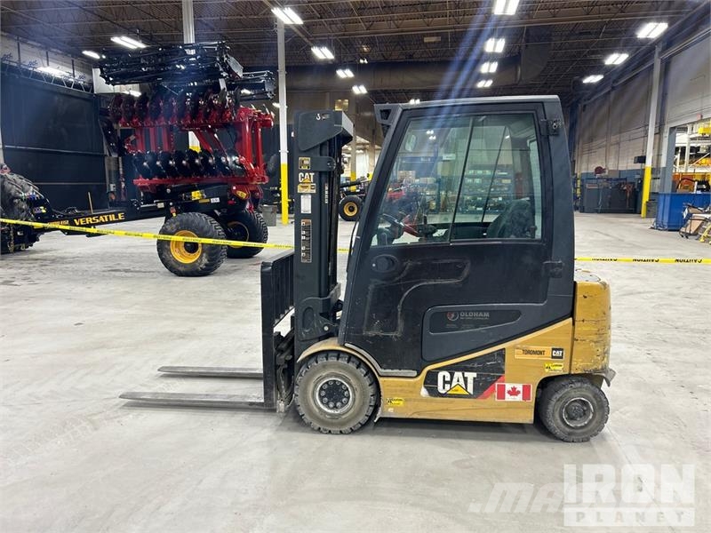 CAT 2EPC5000 5620 lb Electric Forklift Электропогрузчики
