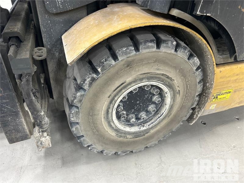 CAT 2EPC5000 5620 lb Electric Forklift Электропогрузчики