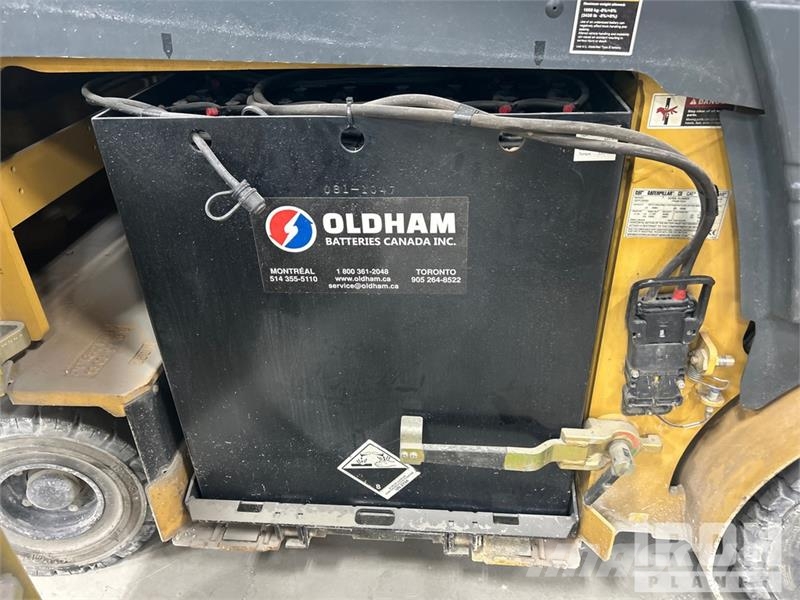 CAT 2EPC5000 5620 lb Electric Forklift Электропогрузчики