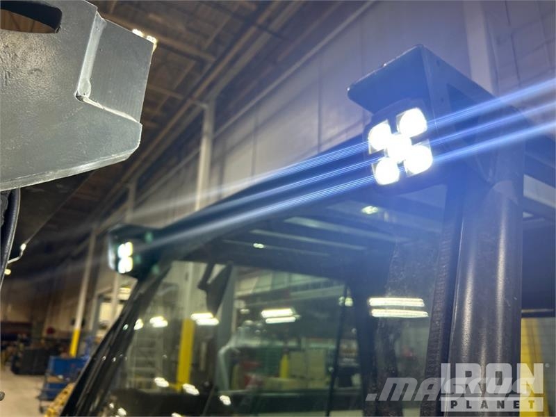 CAT 2EPC5000 5620 lb Electric Forklift Электропогрузчики