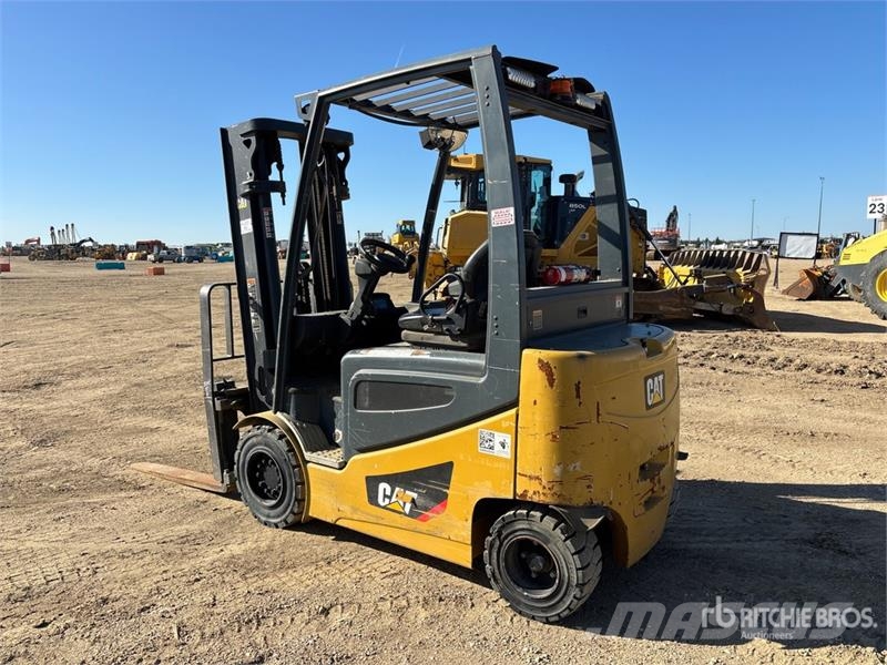 CAT 2EPC6000 6000 lb Electric Forklift Wózki elektryczne