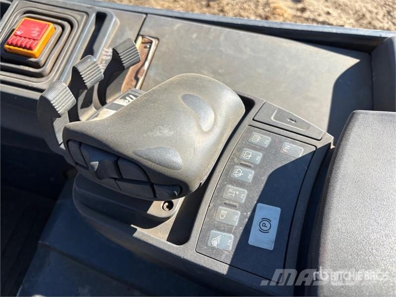 CAT 2EPC6000 6000 lb Electric Forklift Wózki elektryczne