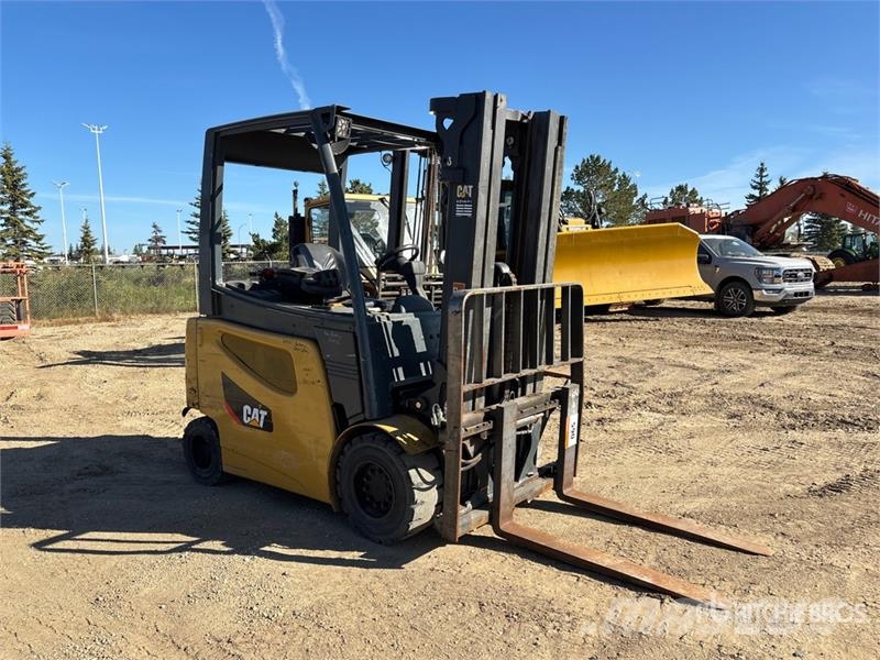 CAT 2EPC6000 6000 lb Electric Forklift Wózki elektryczne