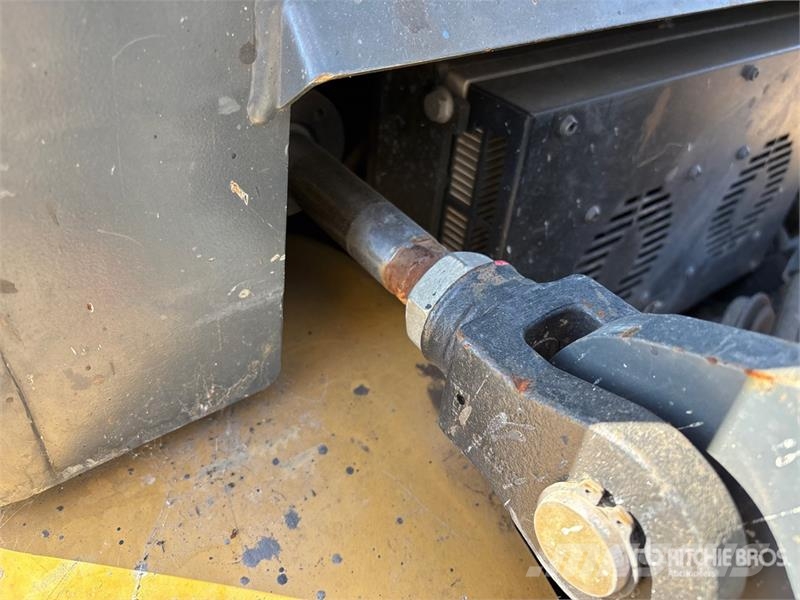CAT 2EPC6000 6000 lb Electric Forklift Wózki elektryczne