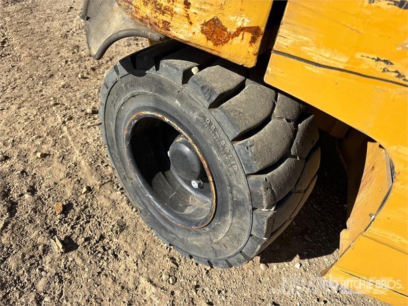 CAT 2EPC6000 6000 lb Electric Forklift Wózki elektryczne