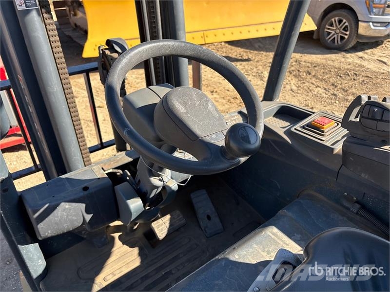 CAT 2EPC6000 6000 lb Electric Forklift Wózki elektryczne