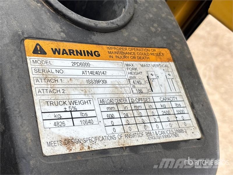 CAT 2PD6000 5500 lb Forklift Kahveltõstukid - muud