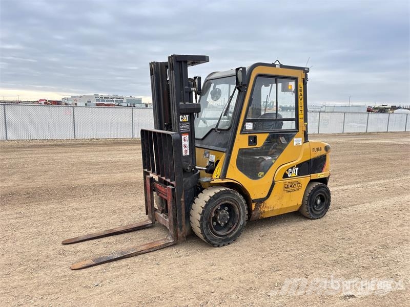CAT 2PD6000 5500 lb Forklift Kahveltõstukid - muud