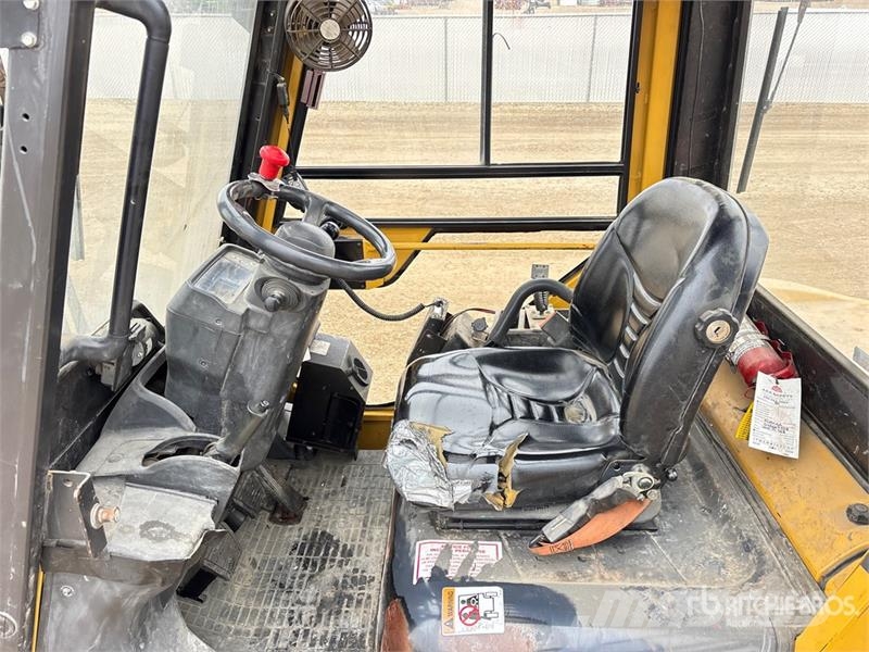 CAT 2PD6000 5500 lb Forklift Kahveltõstukid - muud