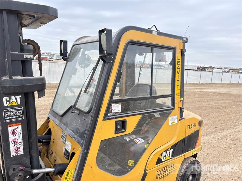 CAT 2PD6000 5500 lb Forklift Kahveltõstukid - muud