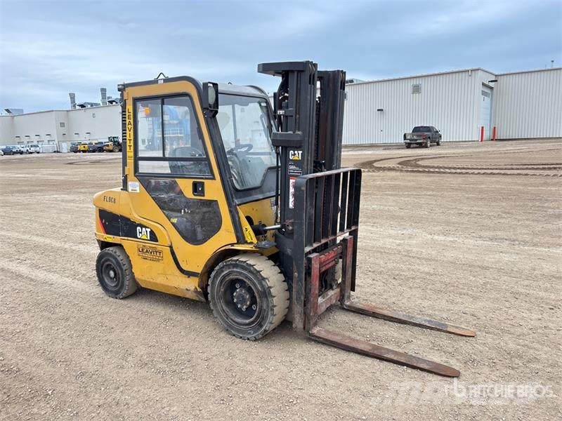 CAT 2PD6000 5500 lb Forklift Kahveltõstukid - muud