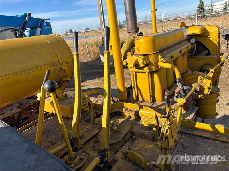 CAT 30 Crawler Dozer (Inoperable) Buldooserid
