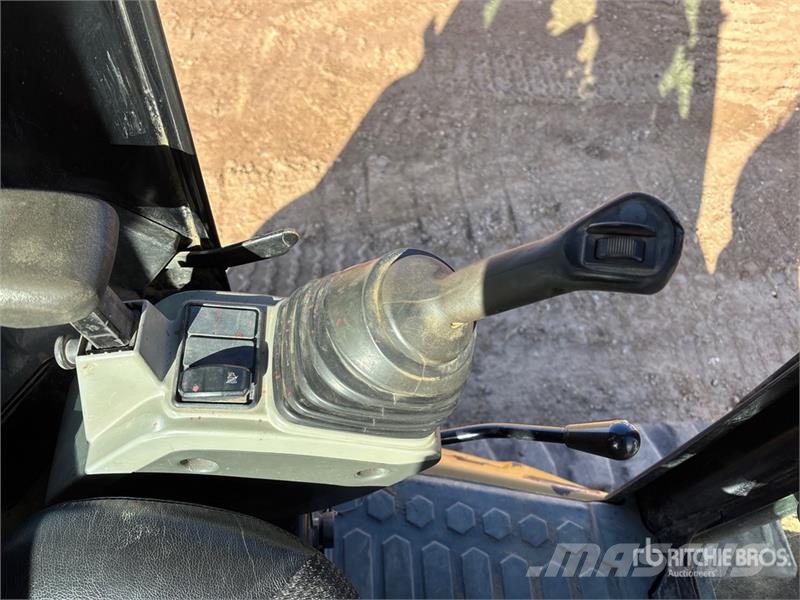 CAT 305E2 CR Mini Excavator Mini kotrók < 7t