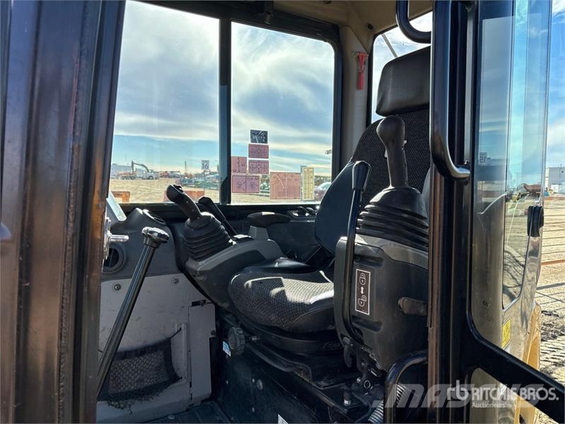 CAT 305E2 CR Mini Excavator Mini kotrók < 7t