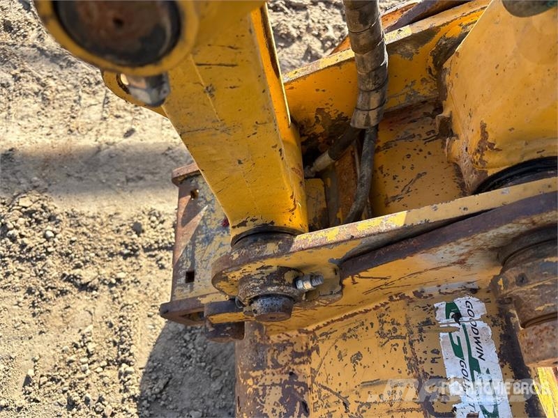 CAT 305E2 CR Mini Excavator Mini kotrók < 7t