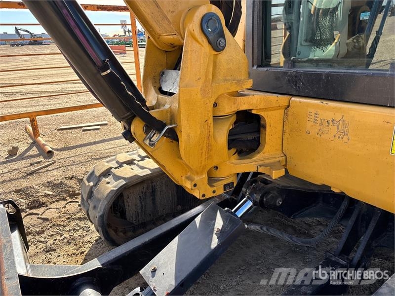 CAT 305E2 CR Mini Excavator Mini kotrók < 7t