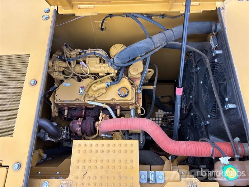 CAT 320 Tracked Excavator Bandgrävare