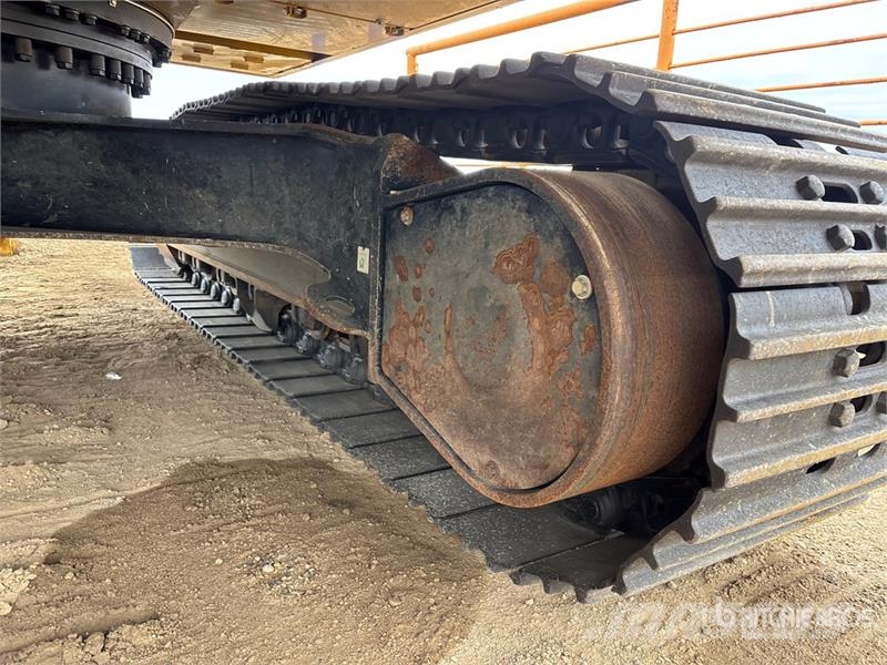 CAT 320 Tracked Excavator Kāpurķēžu ekskavatori