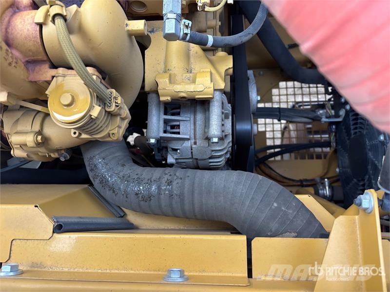 CAT 320 Tracked Excavator Bandgrävare