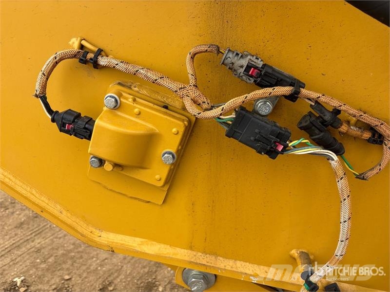 CAT 320 Tracked Excavator Kāpurķēžu ekskavatori