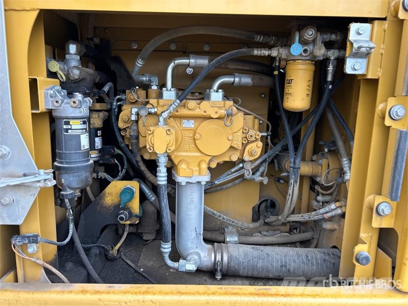 CAT 323F L Tracked Excavator Escavatori cingolati