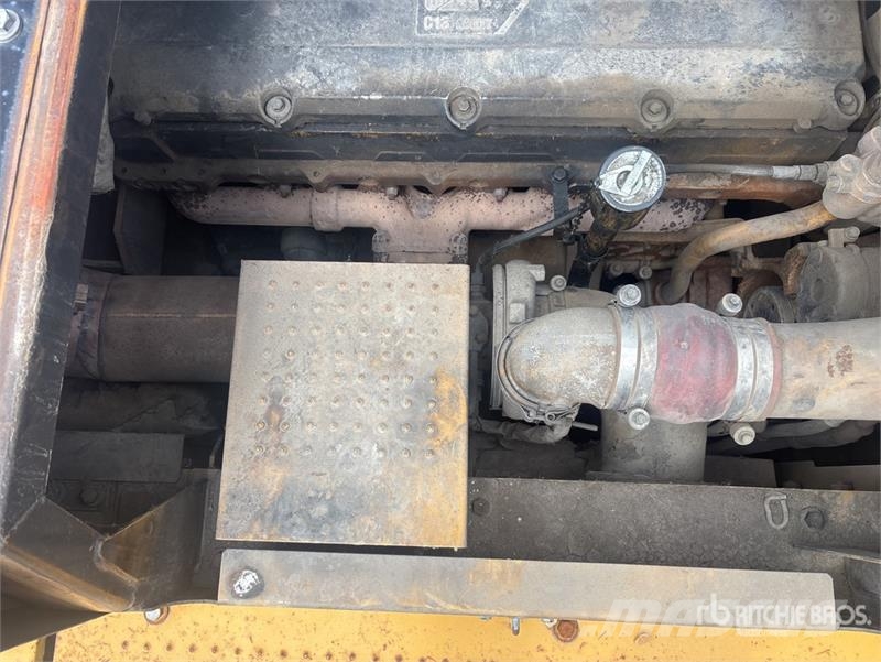 CAT 345C L حفارات زحافة