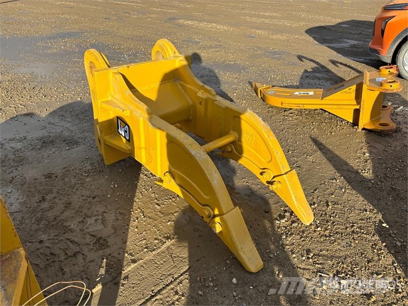 CAT 349 48 in Multi-Shank Heavy Duty Excavator Ripper  鬆土機