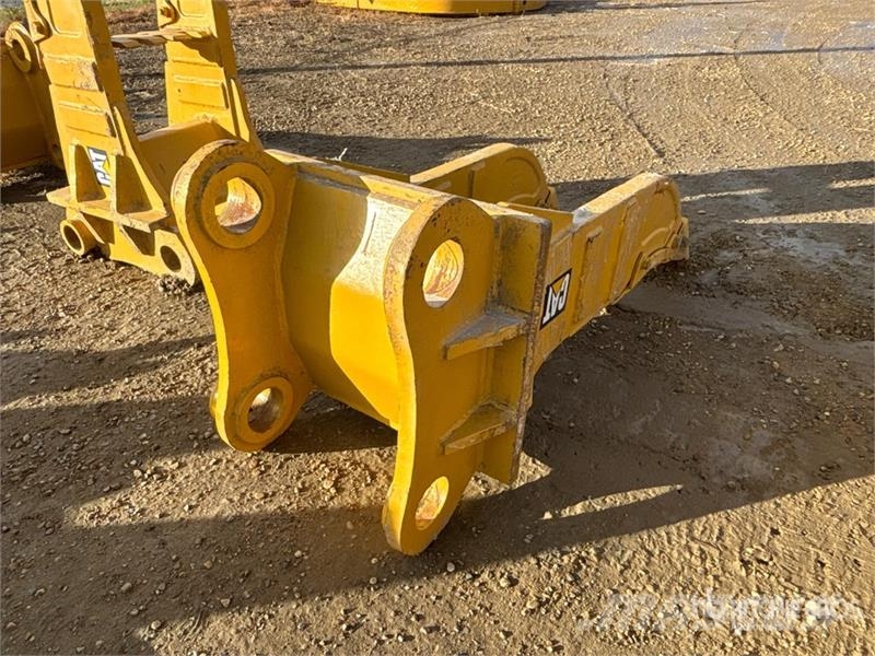 CAT 349 60 in Multi-Shank Heavy Duty Excavator Ripper  鬆土機
