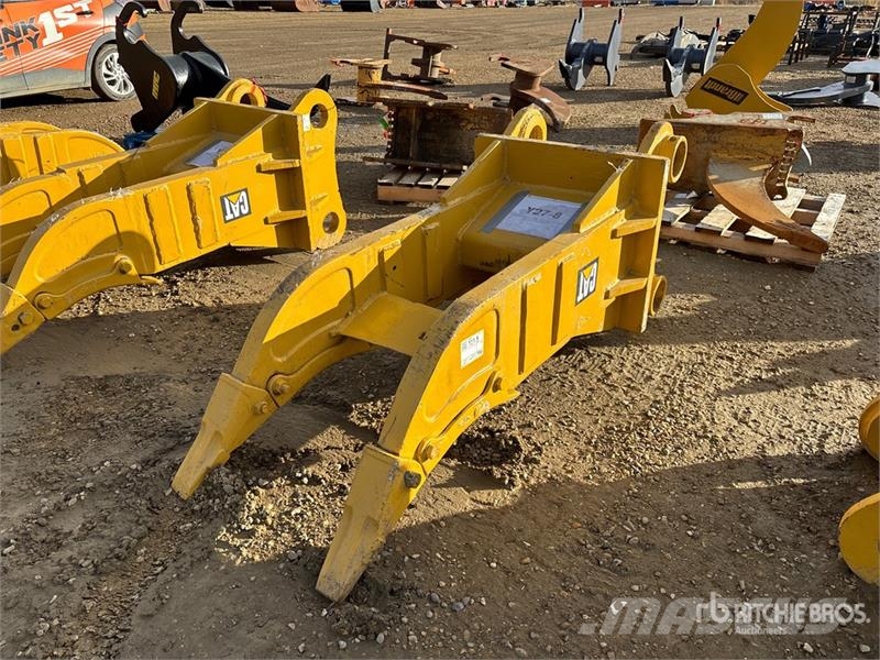 CAT 349 60 in Multi-Shank Heavy Duty Excavator Ripper  鬆土機