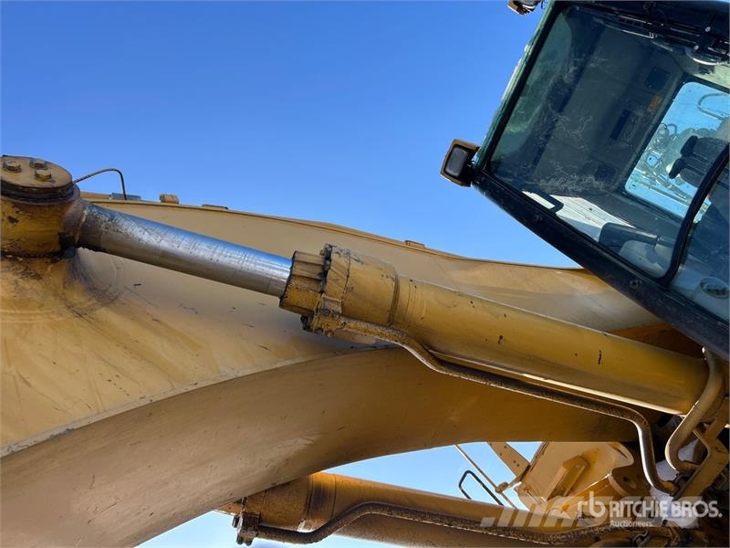 CAT 365C/L VG Tracked Excavator Roomikekskavaatorid