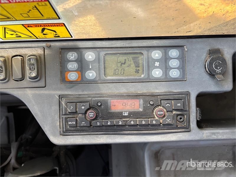 CAT 390FL VG Tracked Excavator Beltegraver