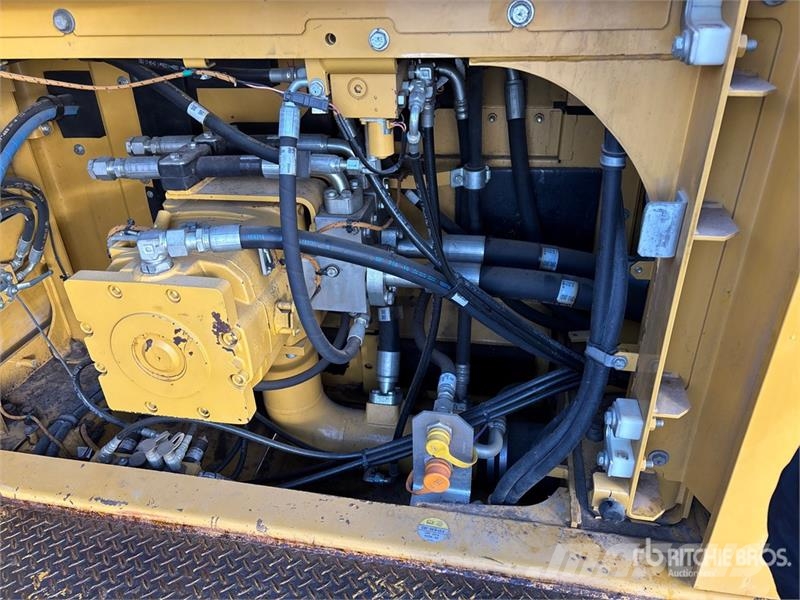 CAT 390FL VG Tracked Excavator Beltegraver