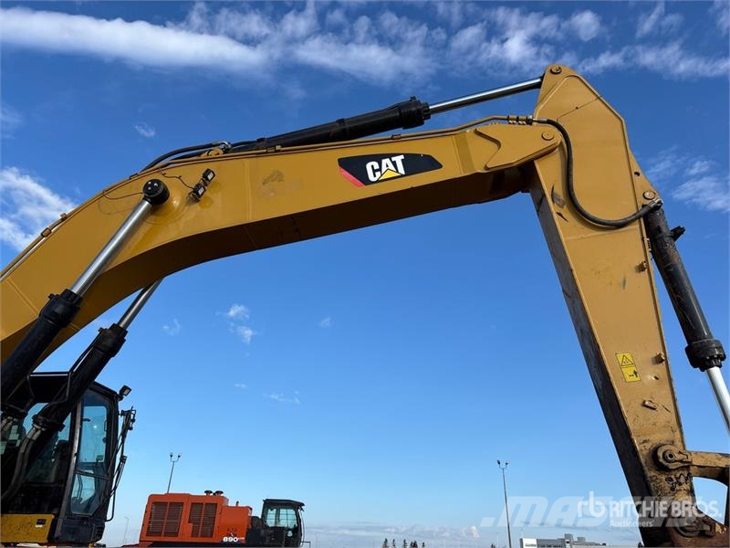 CAT 390FL VG Tracked Excavator Beltegraver